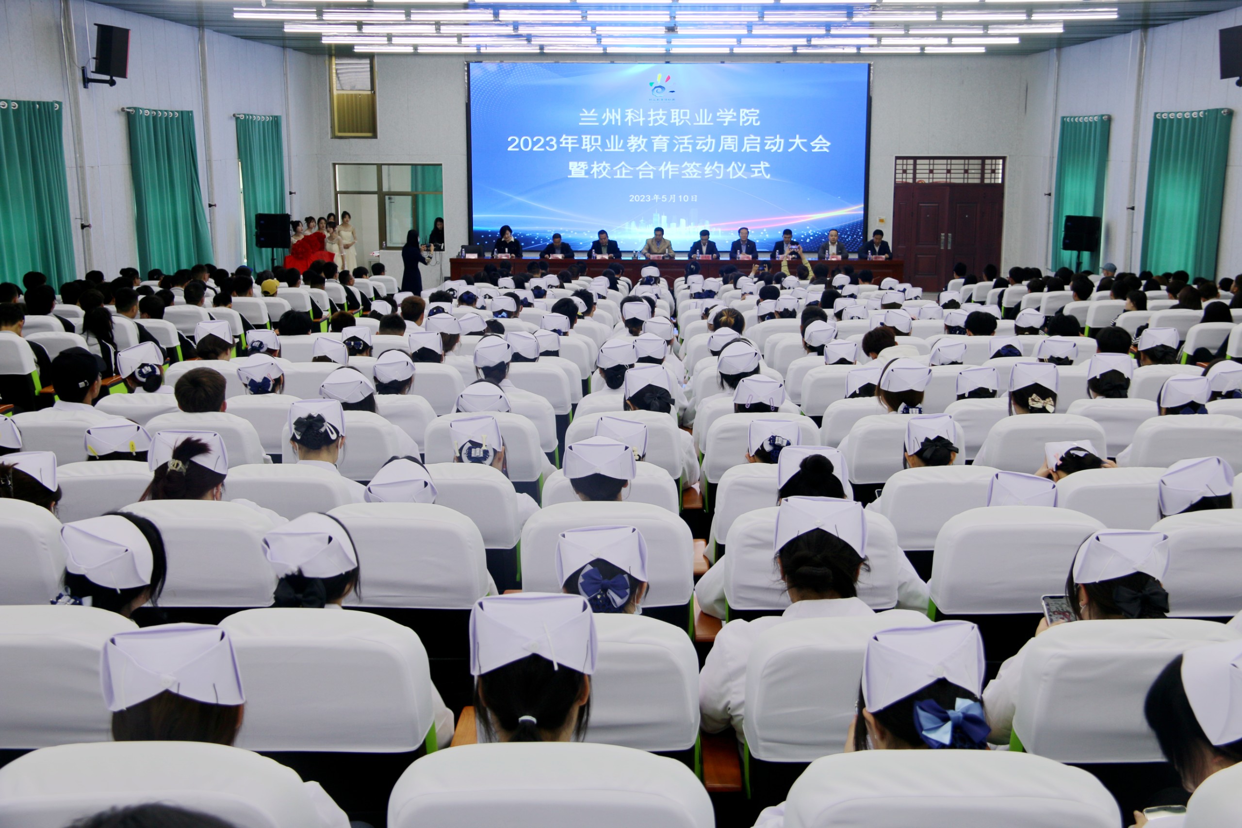 1683767725245239.jpg 1683767725245239.jpg