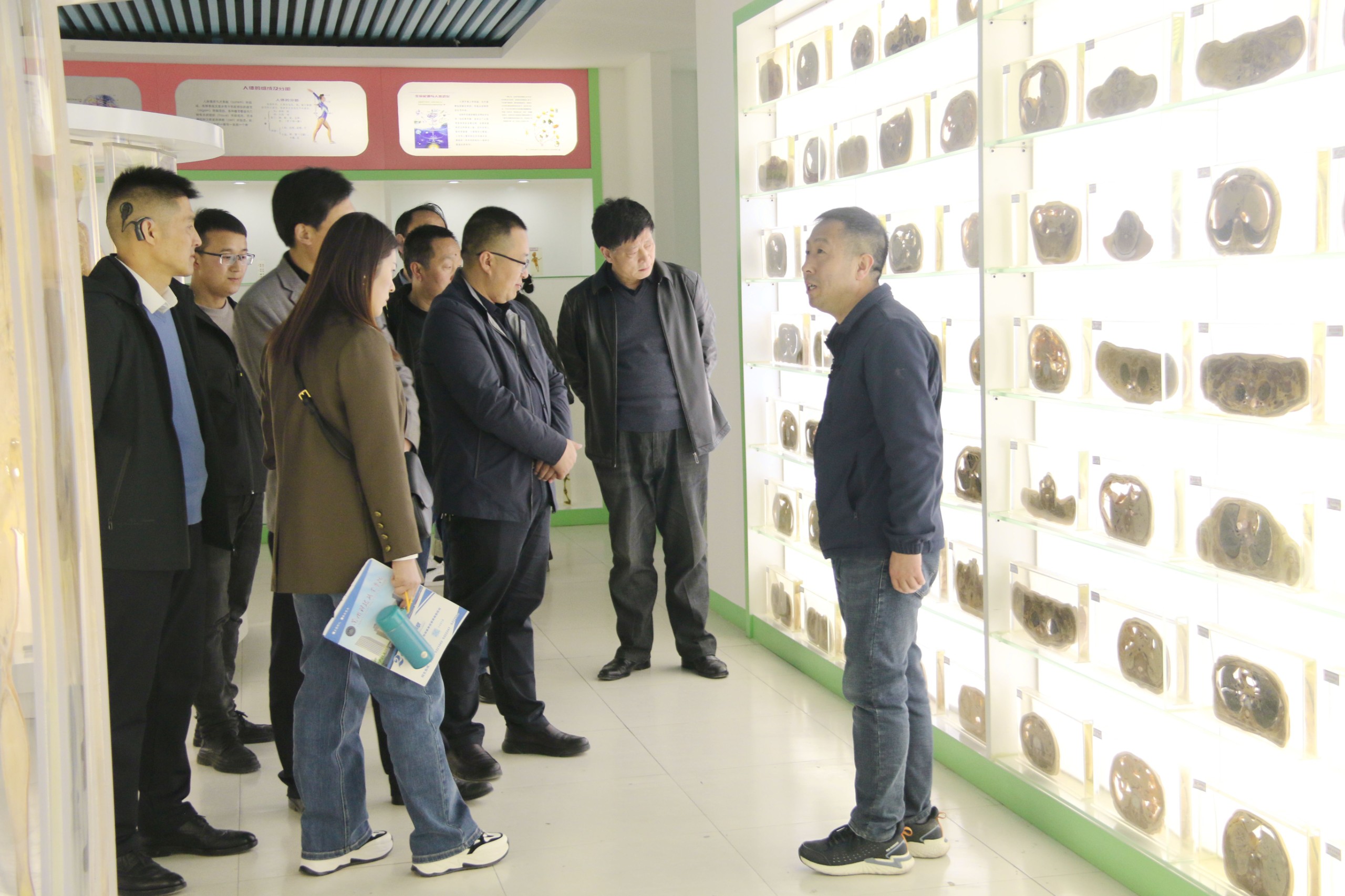 1718327349352064.jpg 1718327349352064.jpg