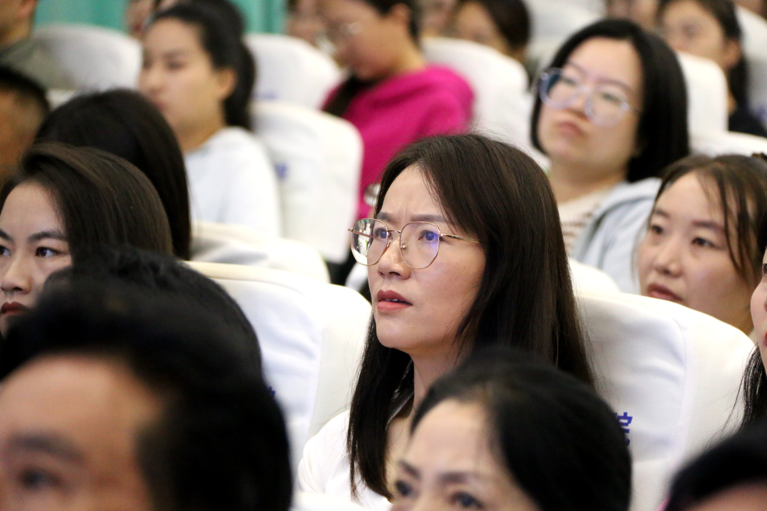 1756889111362921.jpg 老师4.JPG