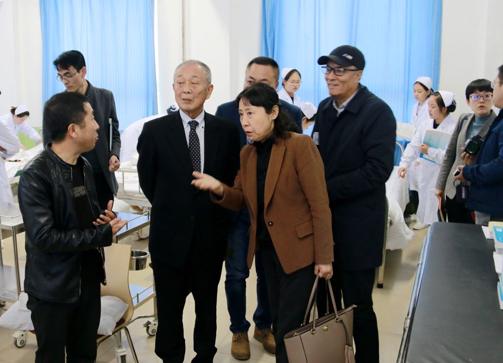 1553834710.jpg 日本近江会理事长一行来beat365英国官网网站考察交流3.jpg