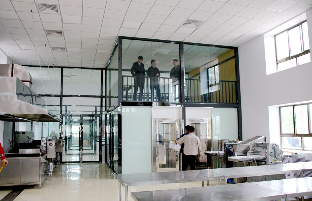 1557750173.jpg 东乡县对接职业教育“3+1”脱贫帮扶工作6.jpg